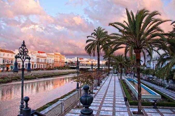 Chiclana-Cabana-Parking-Blue Чиклана де ла Фронтера Екстериор снимка